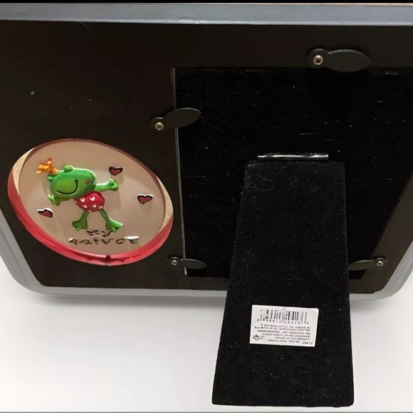 Russ Berrie Leaping For Love Prince Or Toad Picture Size 4" x 6"Revolving Frame - Picture 3 of 3